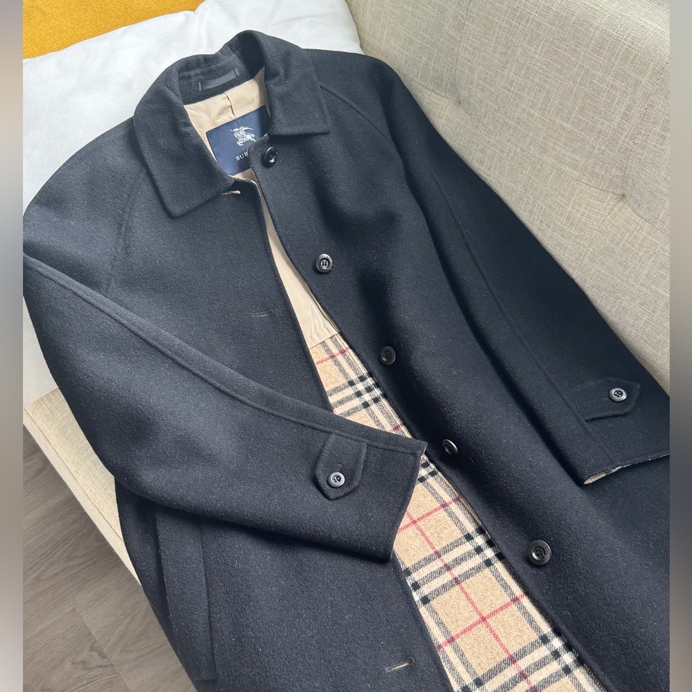 Burberry black cashmere coat with nova check inside - perfect condition 💕